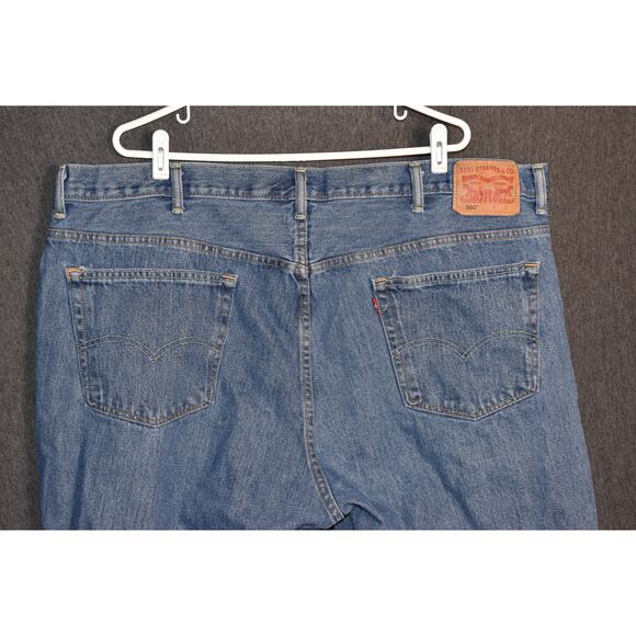 Levi's 560 Men's 44x32 Taper Fit Distressed Denim Jeans Light Wash - Picture 6 of 9